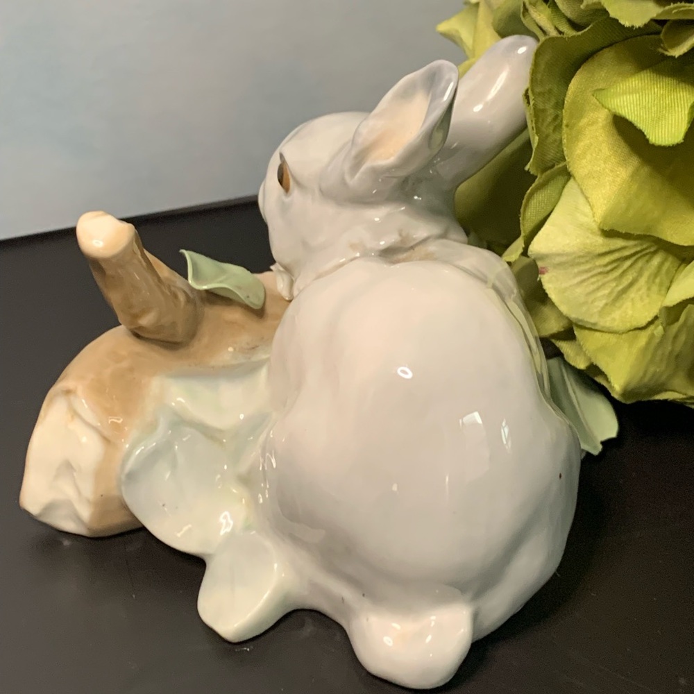 Lladro Rabbit Porcelain Figurine - Picture 3 of 5